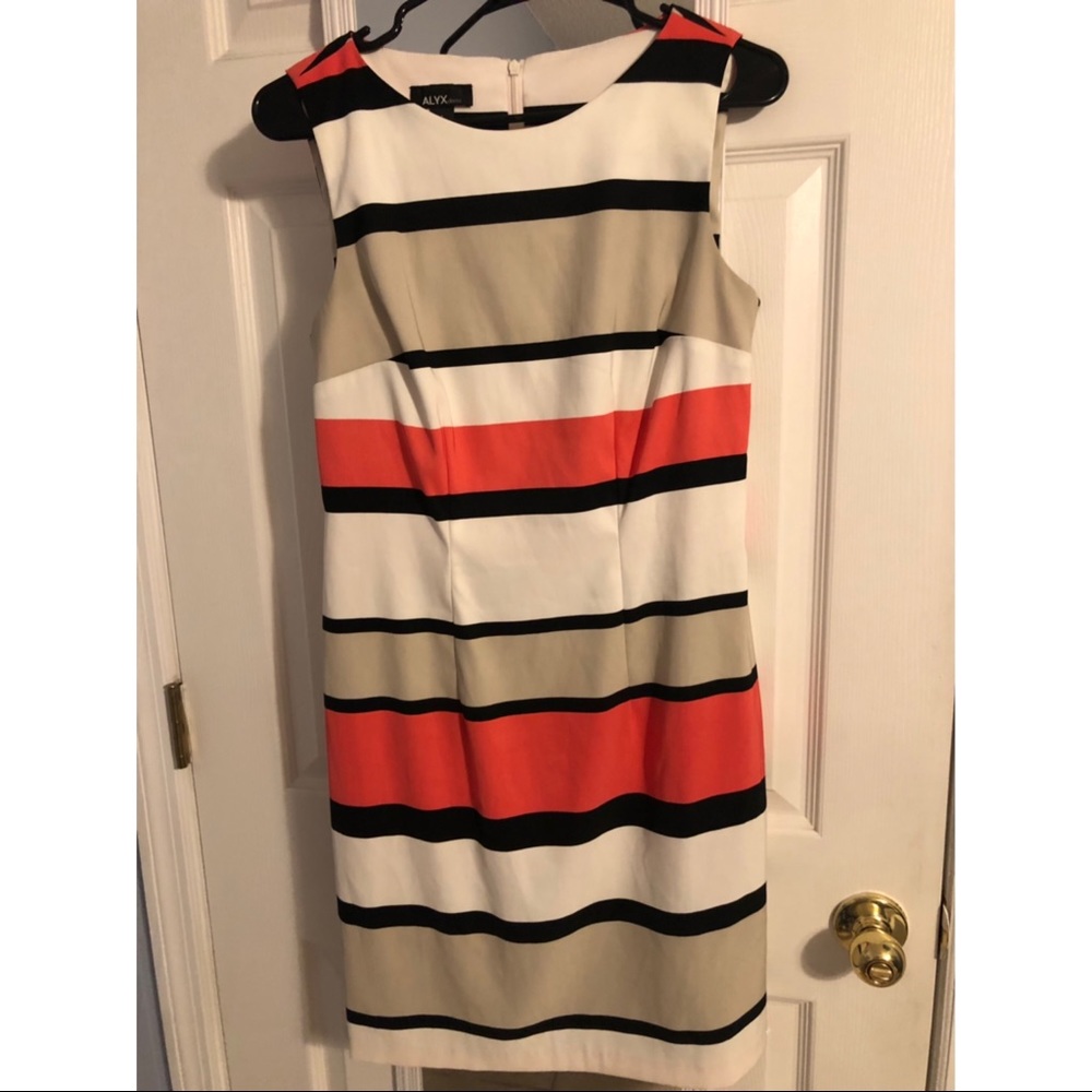 Fitted striped dress